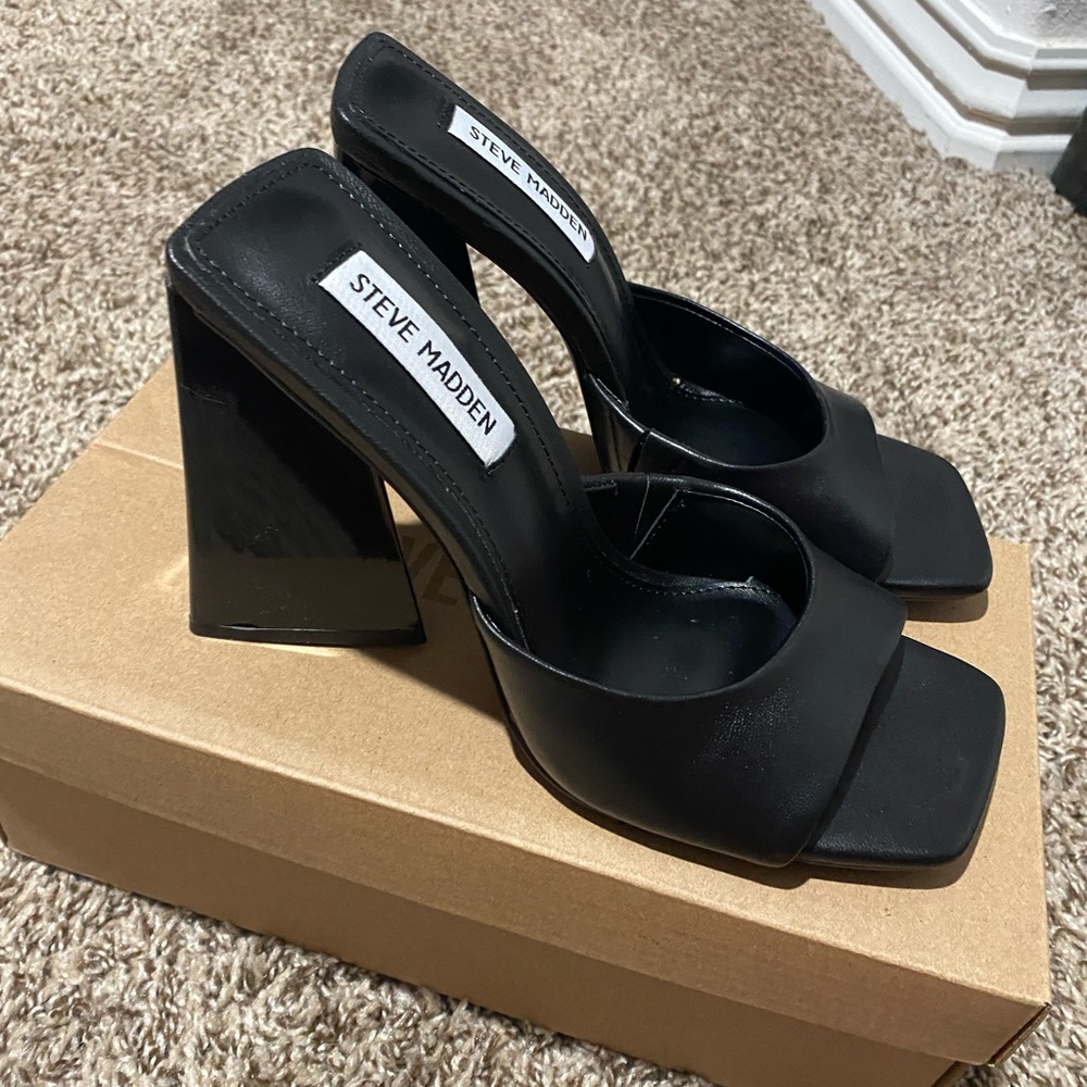 Steve Madden Twists leather Dress Mule